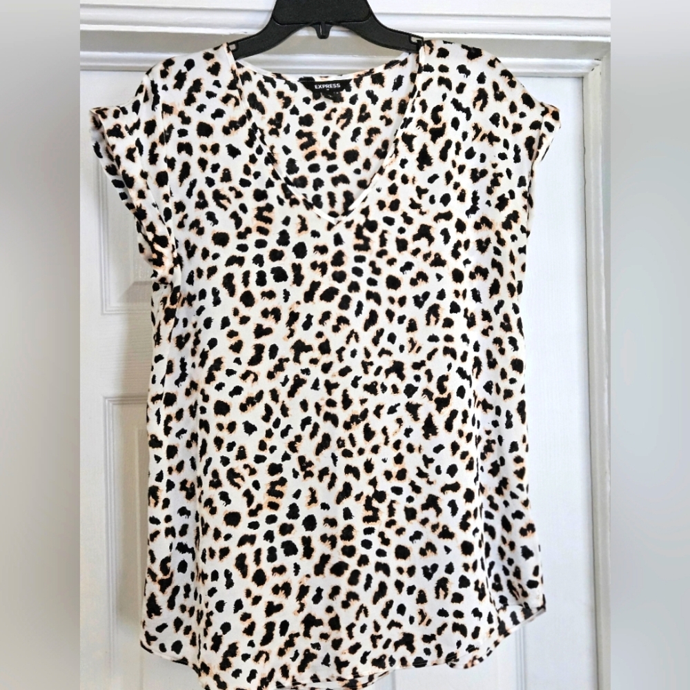 Express Gramercy Tee